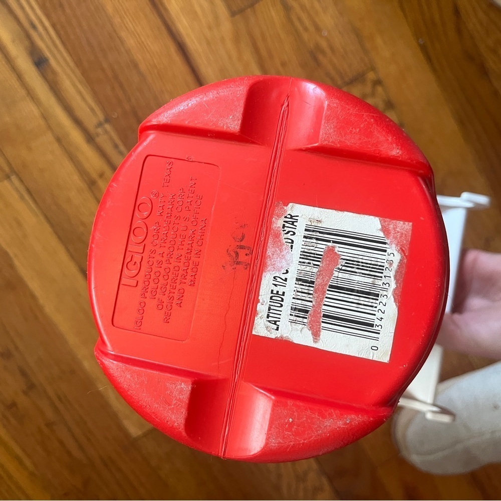 Igloo Red and White Sports Jug - Picture 3 of 3